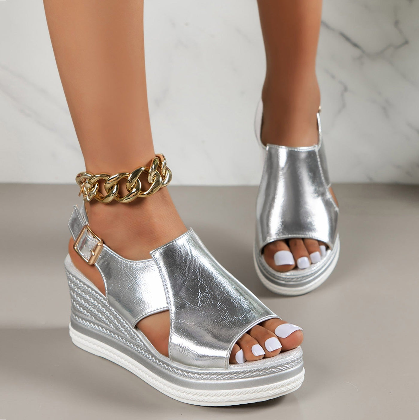 MonAmi?? Sleehak Sandalen met Hak Metallic Slingback Peep Toe